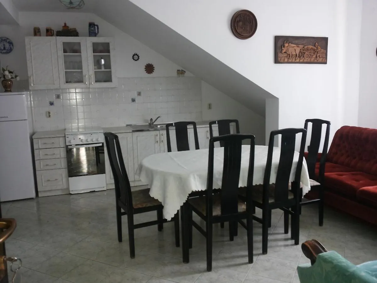 פומר Apartment Sara