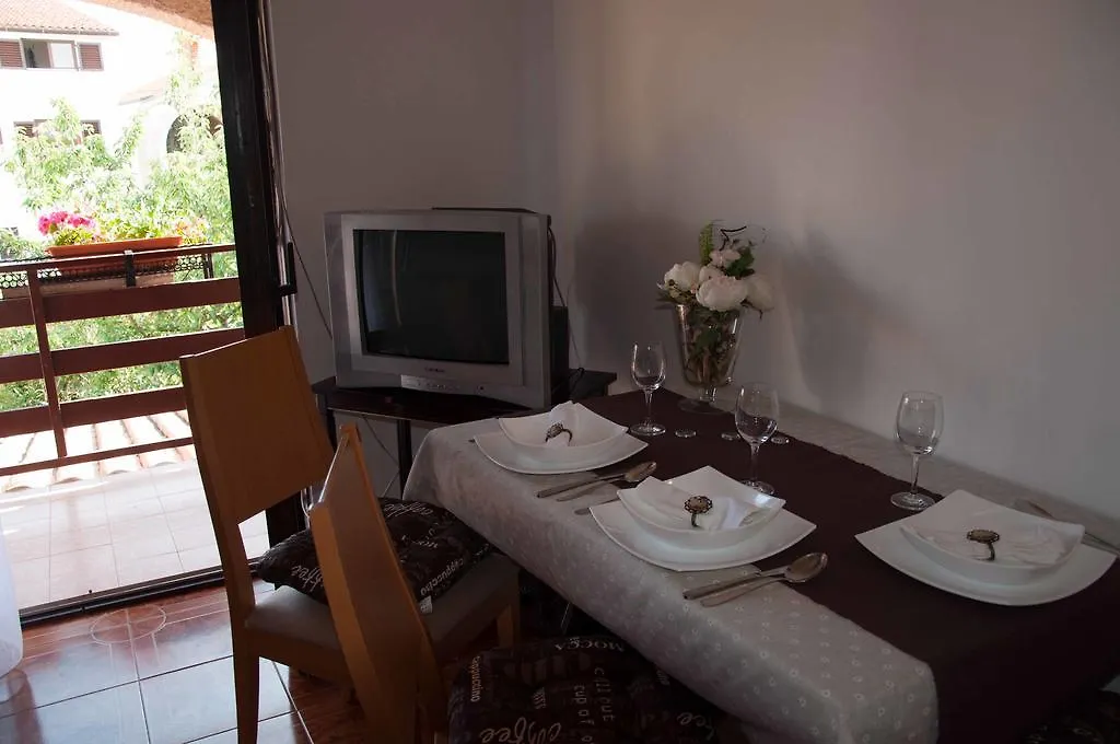 Apartment Sara Pomer 0*,  Croatia