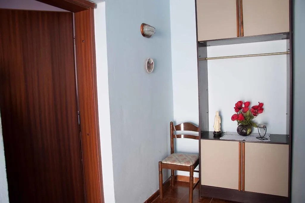 פומר Apartment Sara