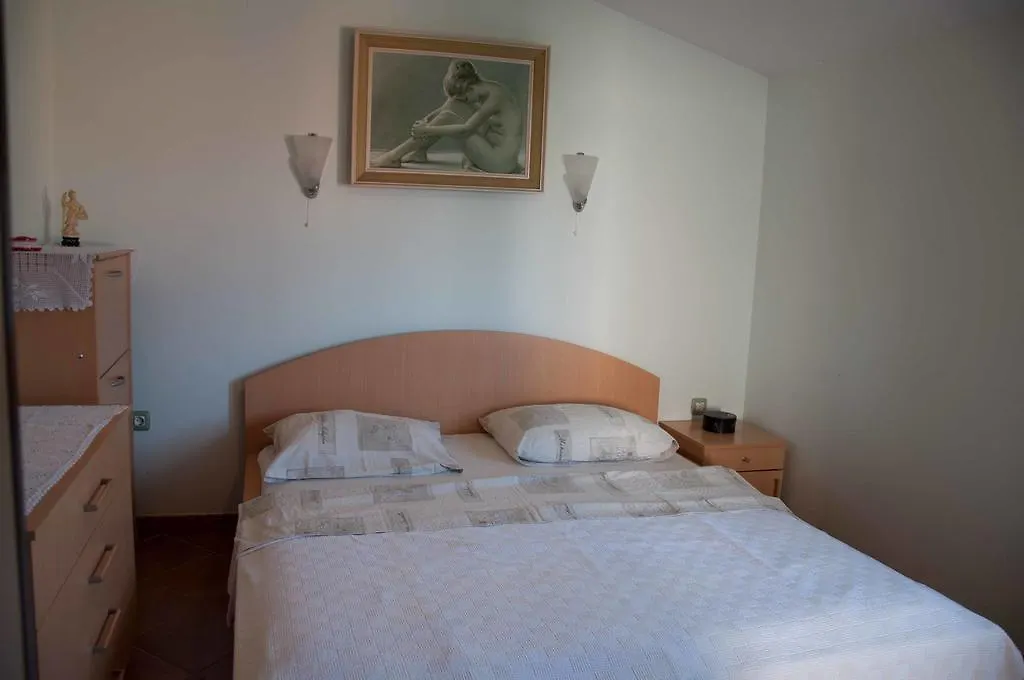 פומר Apartment Sara