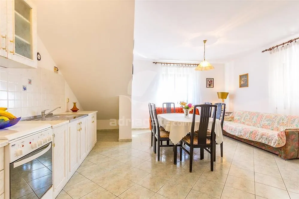 פומר Apartment Sara